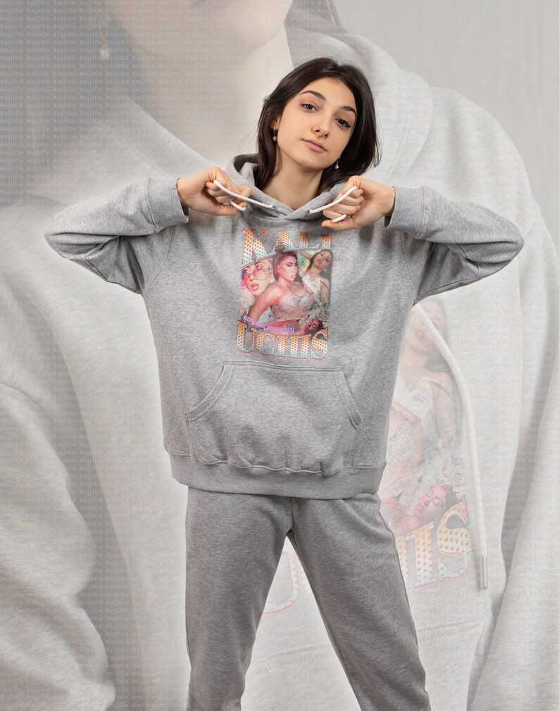 Kali Uchis Telepatia Sweatshirt - Vintage 90s Homage Tee for Retro Fans - Image 4