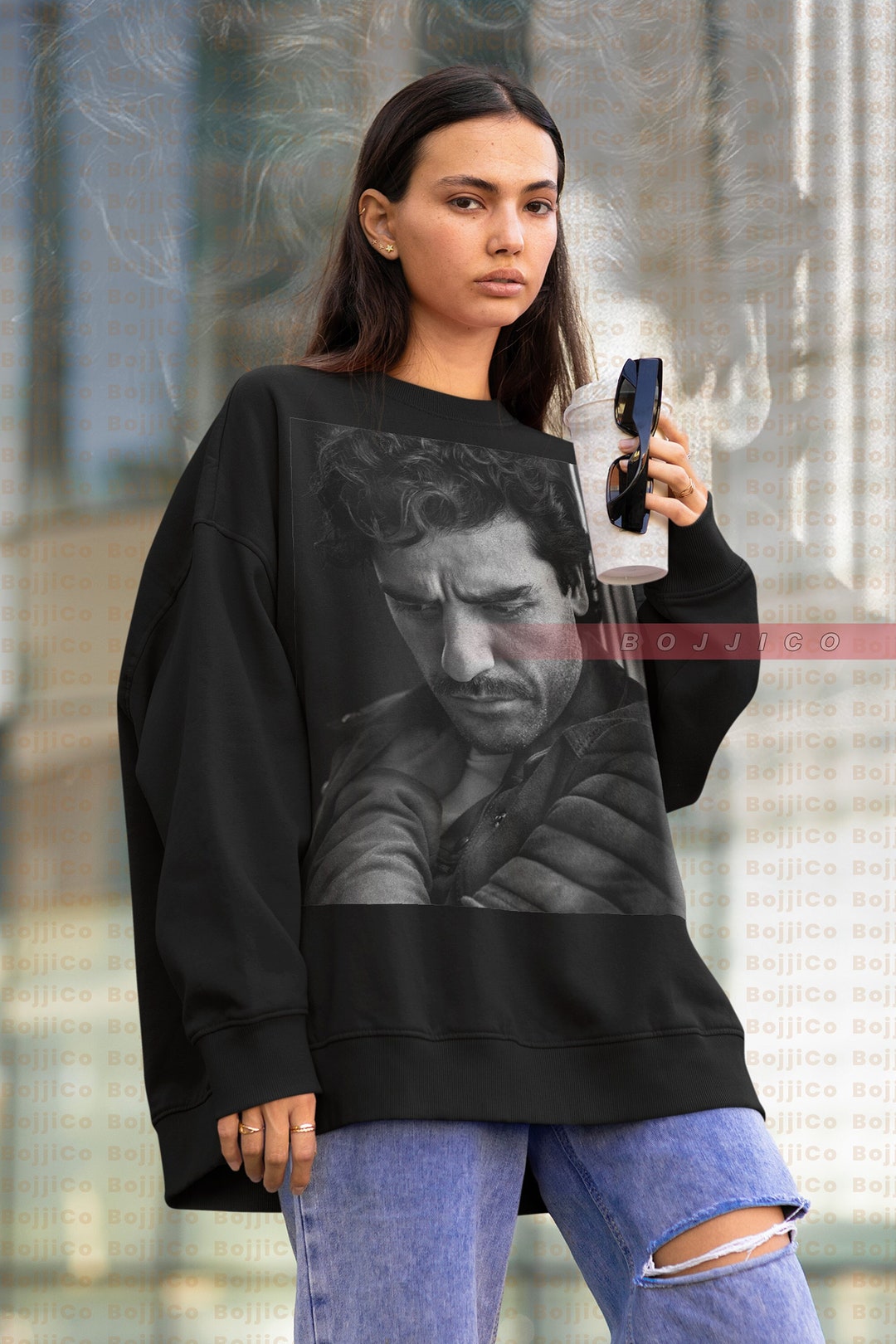 Retro Oscar Isaac Sweatshirt featuring Hernández Estrada photo