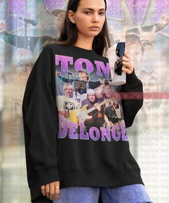 Tom DeLonge Vintage Sweatshirt, Blink-182 Homage Sweater, Music Fan Tee, Retro 90s Gift