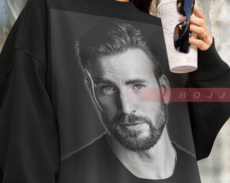 Vintage Chris Evans Tribute Sweatshirt - Roger Stev3 Retro 90s Sweater for 4vengers Fans - Image 2