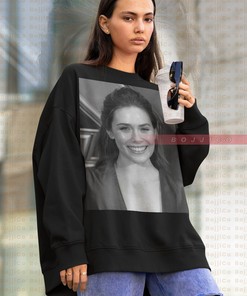 Vintage Elizabeth Olsen Sweatshirt, Scarlet Retro 90s Sweater for Fans