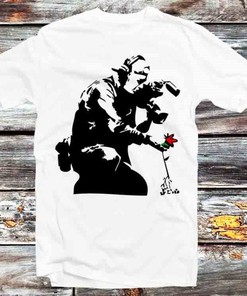 Banksy Flower Photographer Women's Hoodie - Vintage Retro Cool Gift for Art Lovers