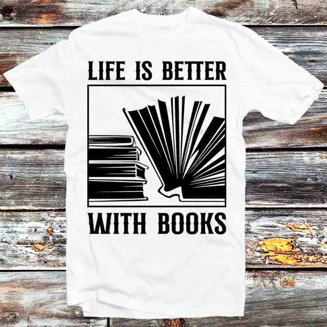 Book Lover's Vintage T-Shirt - Retro Style Tee for Book Lovers and Anime Fans