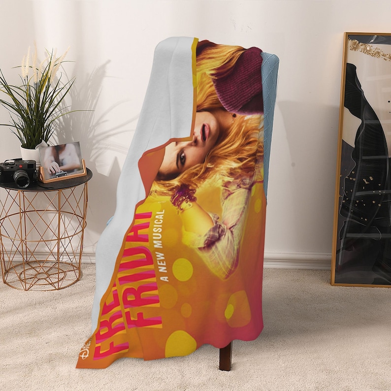 Custom Name Disney Freaky Friday Quilt Bedding Set - Perfect for Bedroom Decor, Great Gifts for Family - Image 4