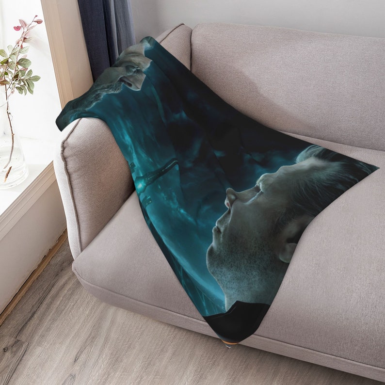 Custom Name Tron Legacy Bedding Set Blanket - Great Gifts for Family and Home Decoration - Image 4