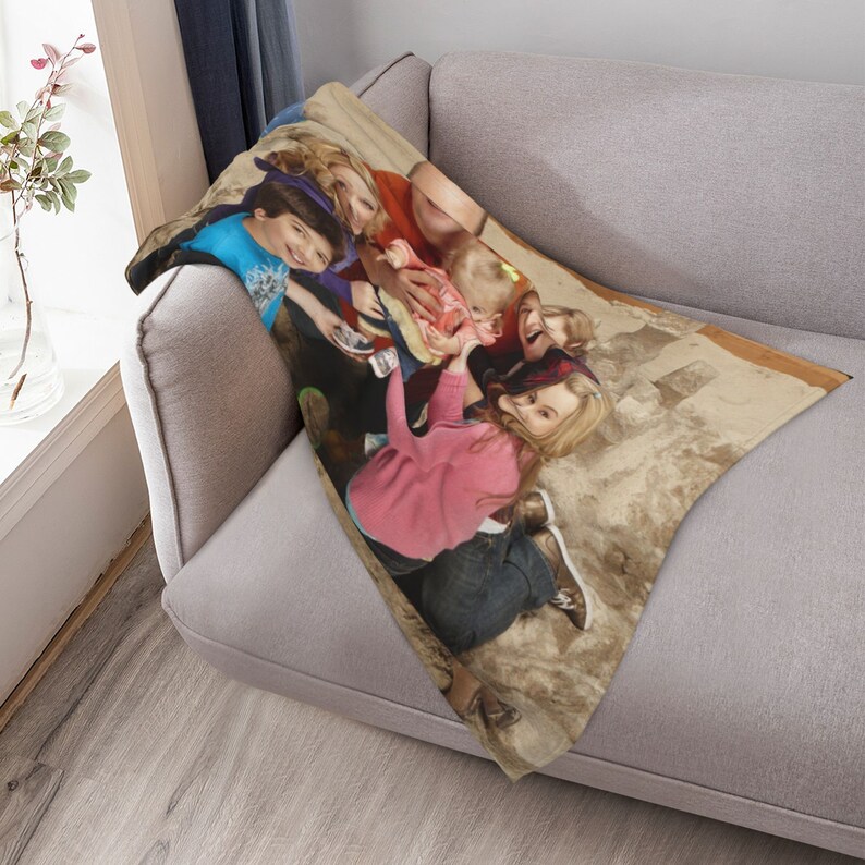 Good Luck Charlie Personalized Quilt Bedding Set - Ideal for Family Gifts and Home Decor - Image 4