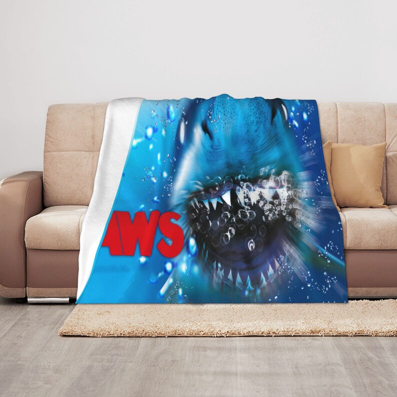Jaws Quilt Blanket Set with Custom Name - Ideal for Home Decoration & Picnics - Image 3