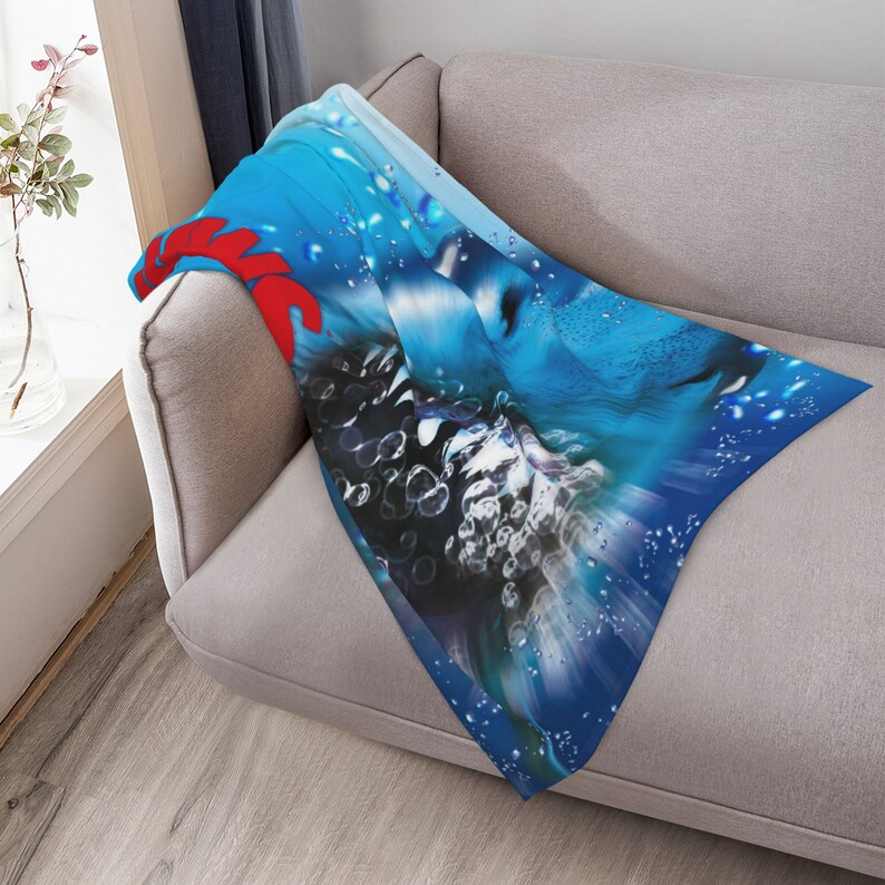 Jaws Quilt Blanket Set with Custom Name - Ideal for Home Decoration & Picnics - Image 4