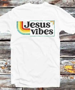 Jesus Good Vibes Christian 70s Retro T-Shirt - Perfect Gift for Anime and Christian Fans