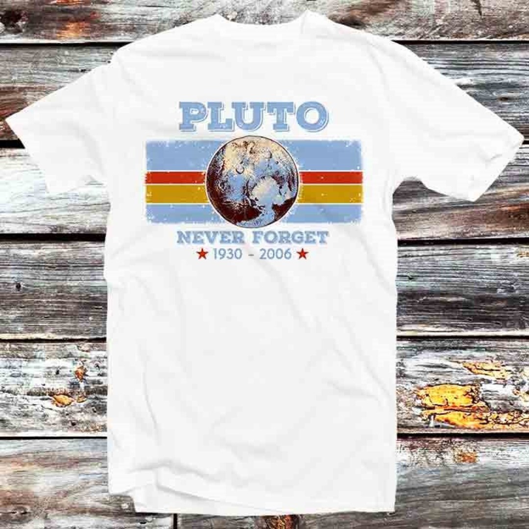 Pluto Never Forget 1930 2006 Science Space T-Shirt - Vintage Anime Tee for Fans of Science and Space and Anime