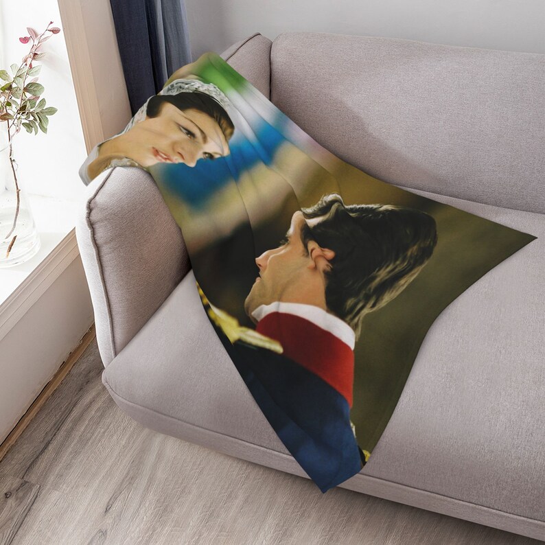 Royal Engagement Quilt Bedding Set with Custom Name - Perfect for Home Decoration & Sofa - Image 4