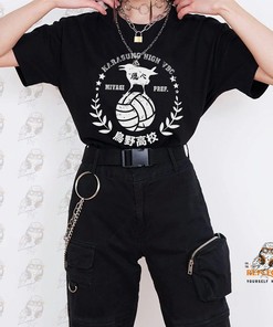 Unisex Aesthetic Hoodie with Guts Design - Anime Graphic Tee