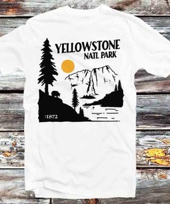 Yellowstone National Park Tee - Cool Vintage Style Gift
