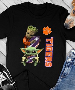 Baby Yoda and Groot Hug Clemson Tigers NCAA T-Shirt Hoodie Sweatshirt Men Women Fan Gift