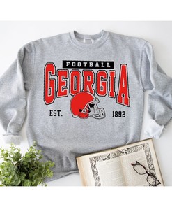 Georgia Football Vintage Style Tee Shirt - NCAA Apparel for Fans