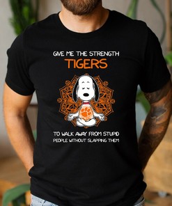 Give Me Strength Clemson Tigers to Not Slap People Snoopy NCAA T-Shirt Hoodie Sweatshirt for Fans Gift