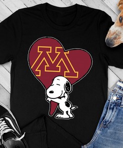 Snoopy Hugs The Minnesota Golden Gophers Heart Ncaa Fan Gift Sweatshirt with Vintage Style