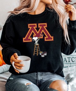 Snoopy Paints The Minnesota Golden Gophers Ncaa Football Fan Gift T-Shirt, Sweatshirt with Vintage Style