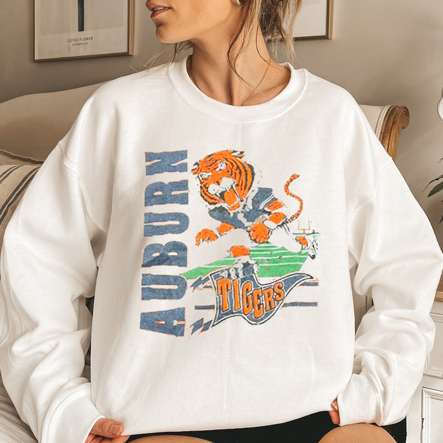 Vintage Auburn Tigers Logo Crewneck T-Shirt with Fan Gift Option