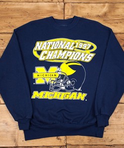 Vintage Michigan Wolverines Crewneck Sweatshirt - Perfect for Fans
