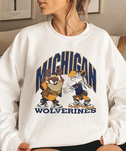 Vintage Michigan Wolverines Looney Tunes T-Shirt - Perfect for Fans