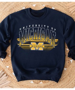 Vintage Michigan Wolverines Shirt - Perfect for Fans