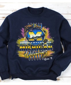Vintage Michigan Wolverines T-Shirt - Perfect for Fans