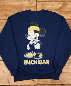 Vintage NCAA Michigan Wolverines Mickey Mouse T-Shirt - Perfect for Fans