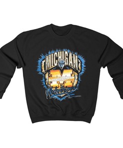 Vintage NCAA Michigan Wolverines T-Shirt - Perfect for Fans and Friends