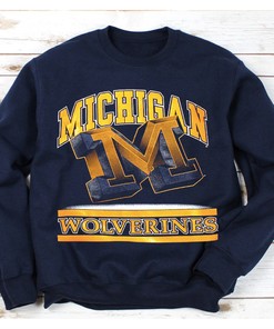 Vintage University of Michigan Clothing T-Shirt - Perfect for Fans