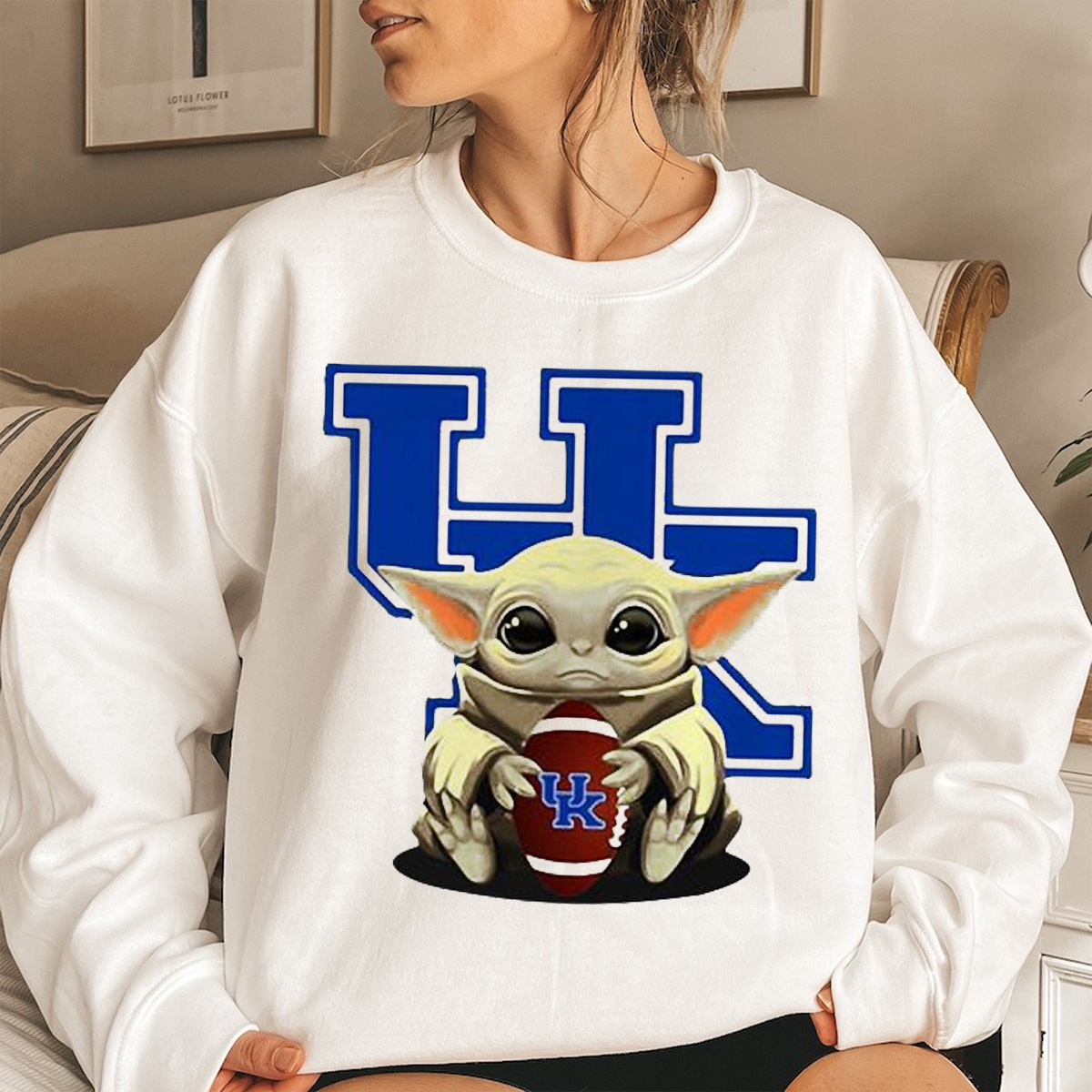 Star Wars Baby Yoda Hug Ball Kentucky Wildcats Shirt Fan Gift