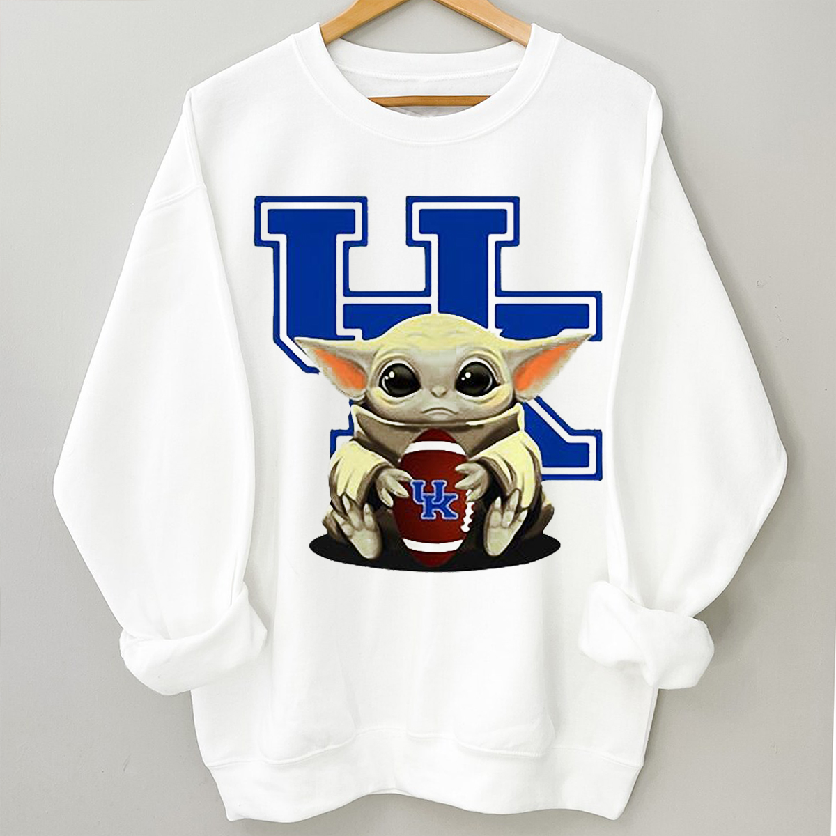 Star Wars Baby Yoda Hug Ball Kentucky Wildcats Shirt Fan Gift