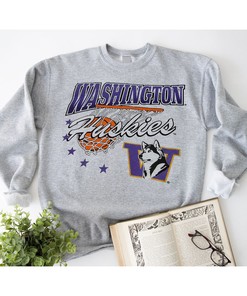 Washington Huskies Classic Hoop T-Shirt in Vintage Style