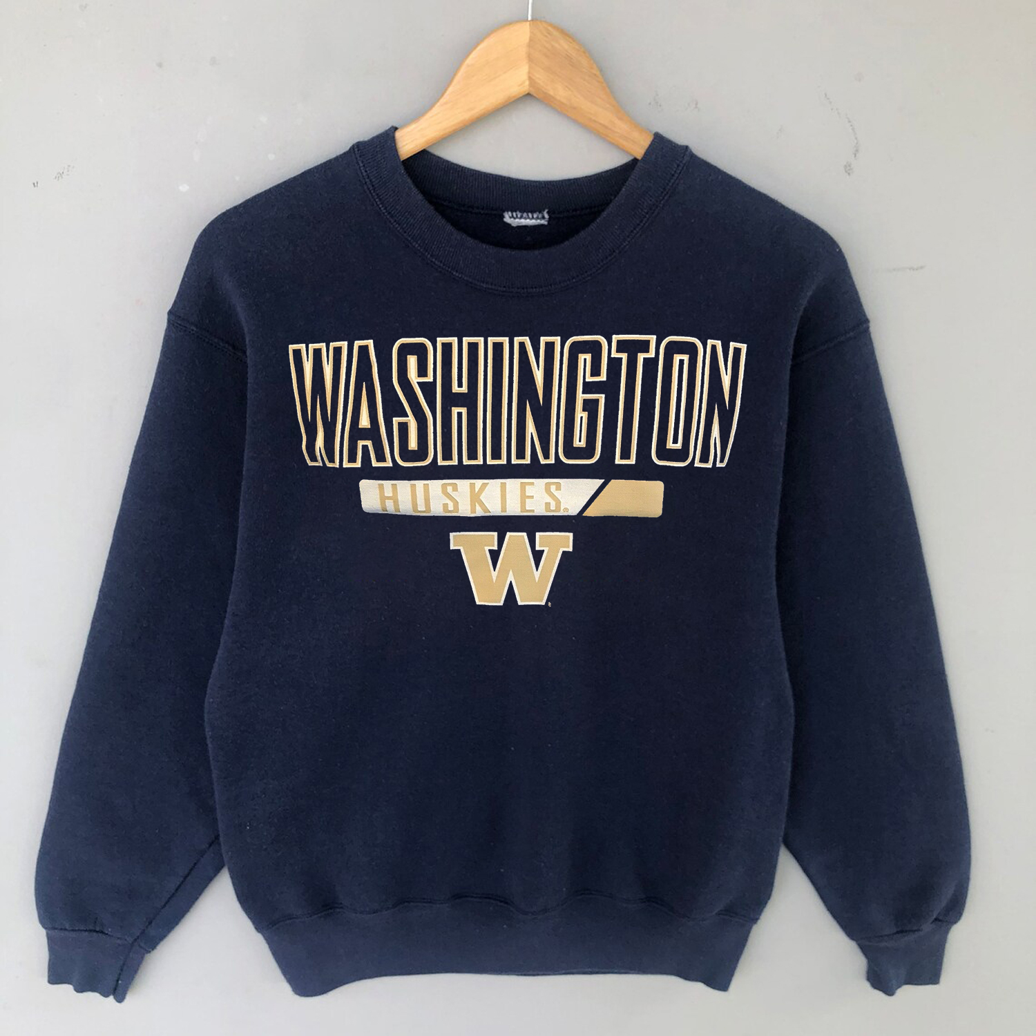 Washington Huskies T-Shirt - Washington Huskies T-Shirt in Vintage Style