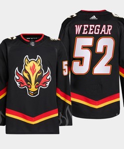MacKenzie Weegar 52 Calgary Flames Black Jersey 2022-23 Blasty Alternate Primegreen