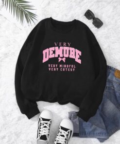 Women's Demure Print Round Neck Sweatshirt - Casual Long Sleeve Pullover for Fall & Winter